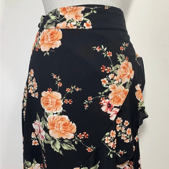 Floral Wrap Skirt Black Midi Short Front Long Back Bar III Sz Large UK 14-16 - Picture 5 of 11